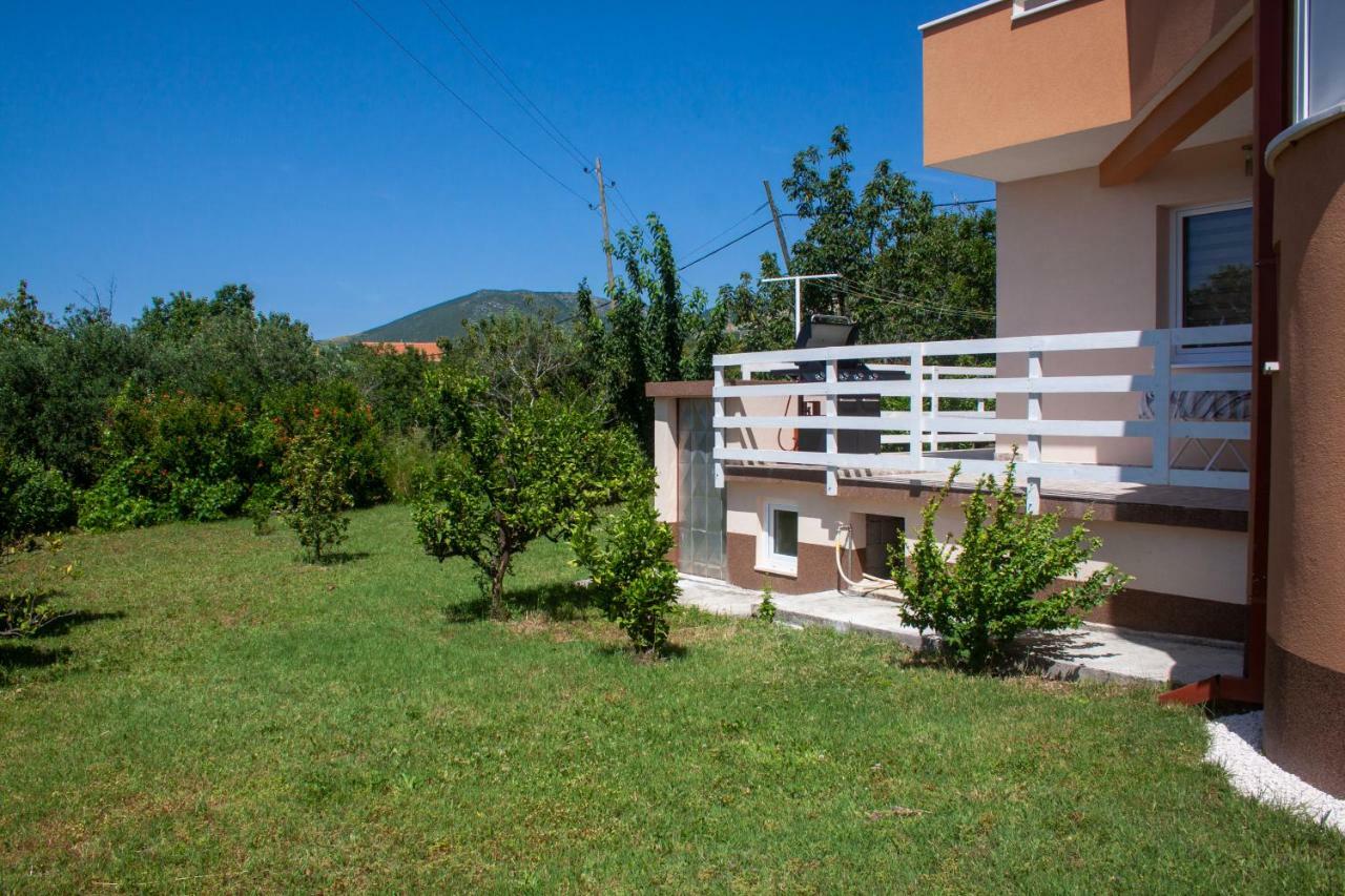 Nadalina Apartment Kastel Stari Екстер'єр фото