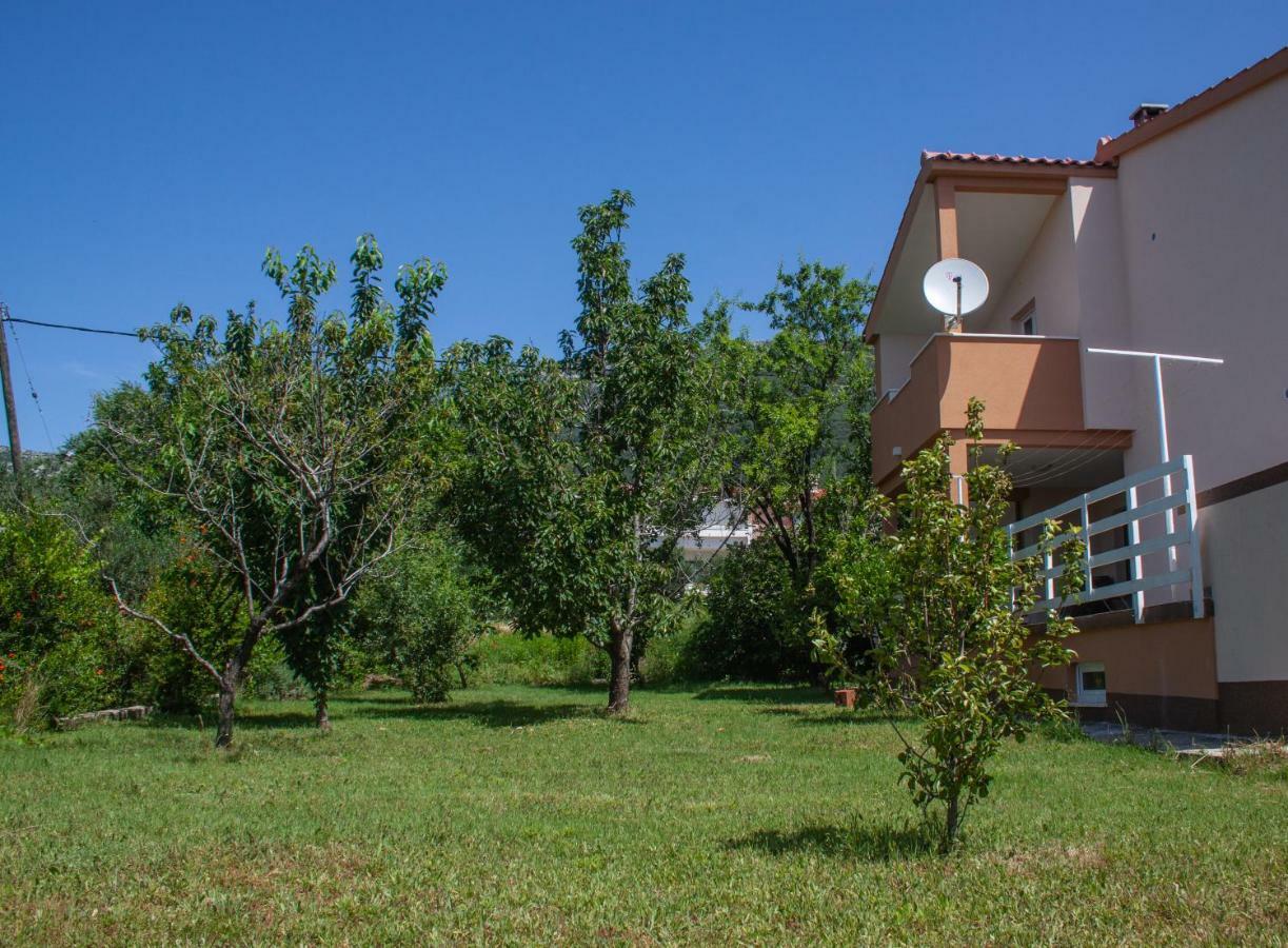 Nadalina Apartment Kastel Stari Екстер'єр фото